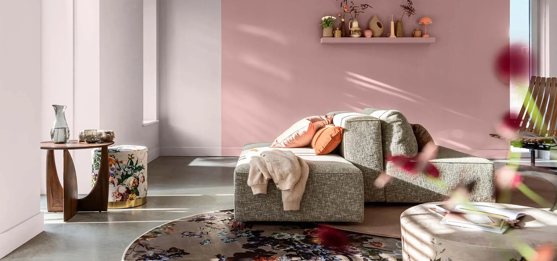 381-T_28_header.webp 381-T_28_header.webp