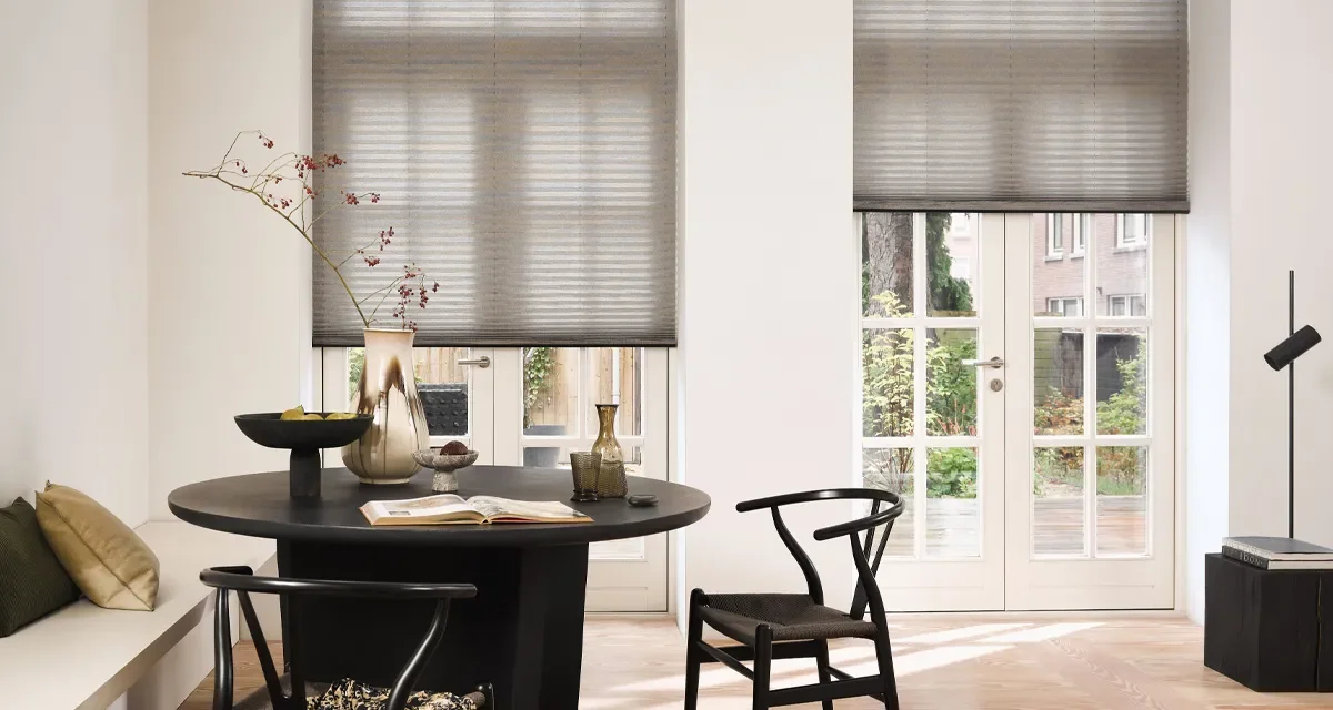 raamdecoratie_plissegordijnen_sfeer1200_1 raamdecoratie_plissegordijnen_sfeer1200_1